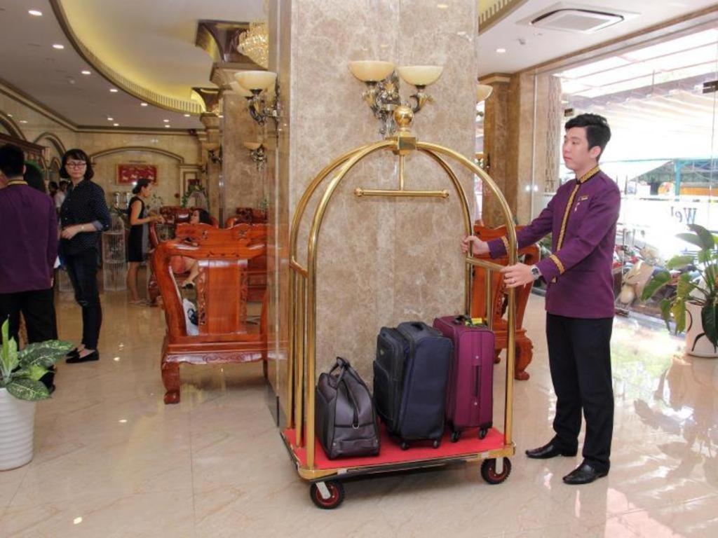 Tran Vinh Hotel Bac Lieu Exterior photo