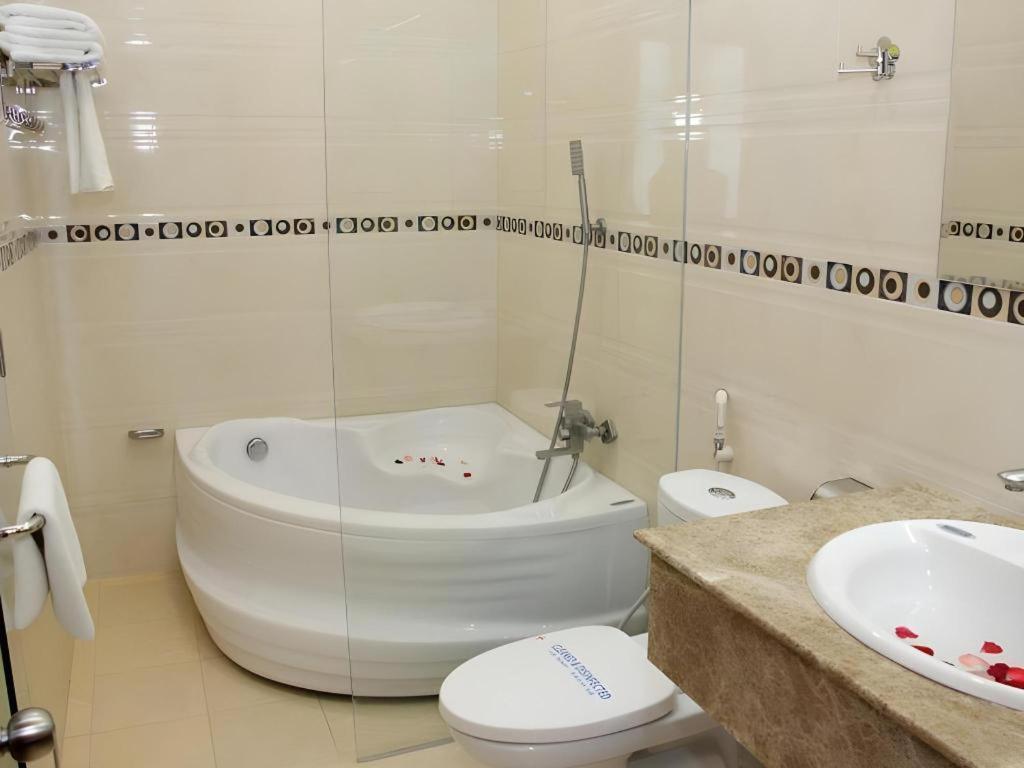Tran Vinh Hotel Bac Lieu Exterior photo